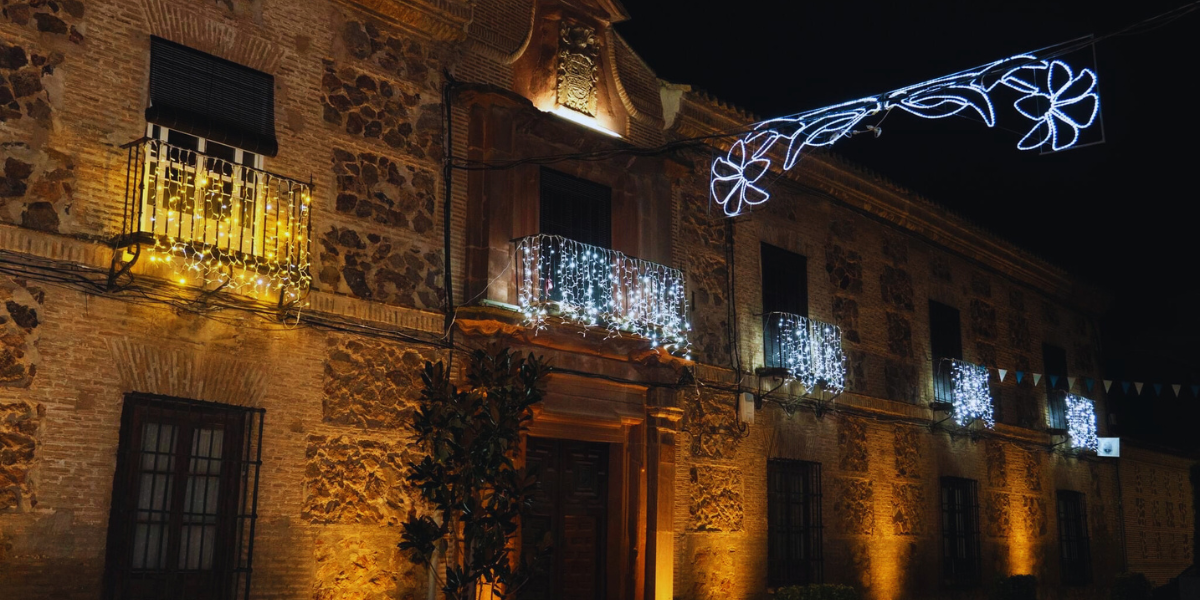 La iluminación navideña de Herencia encandila a los turistas