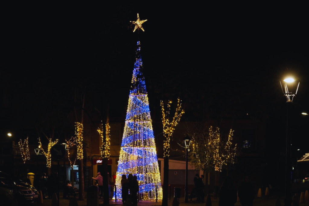 La iluminación navideña de Herencia encandila a los turistas